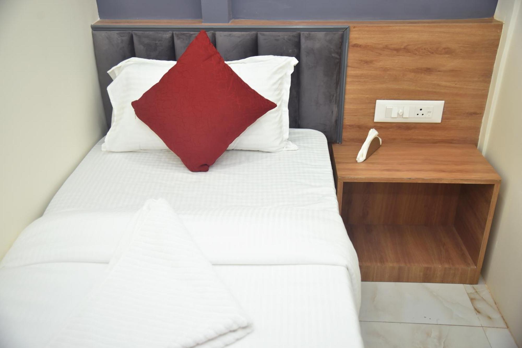 Vogue Cabin Stay Near Nesco Bombay Exhibition Centre Екстериор снимка