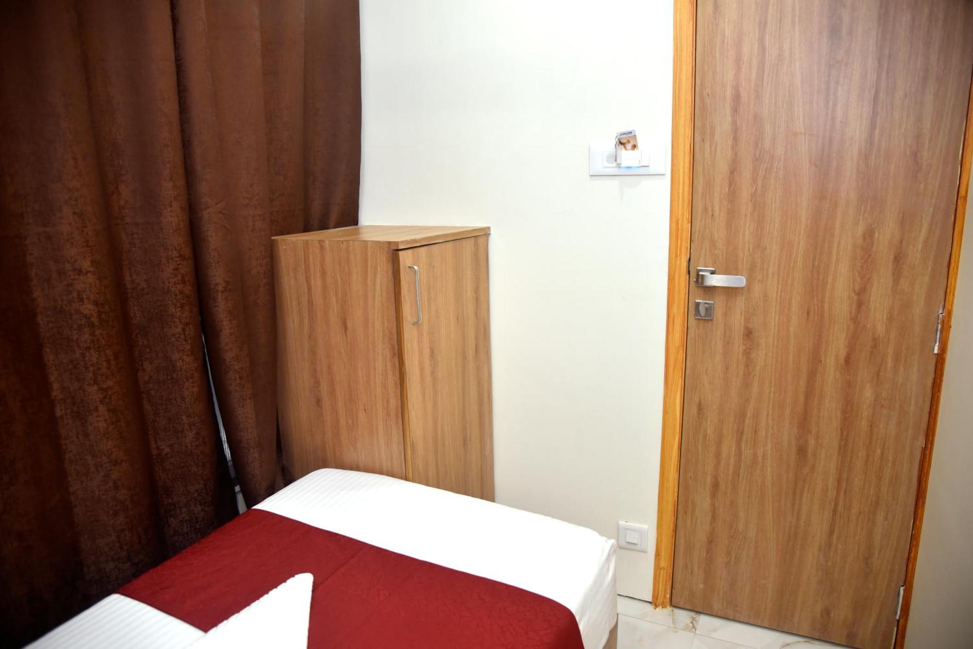 Vogue Cabin Stay Near Nesco Bombay Exhibition Centre Екстериор снимка