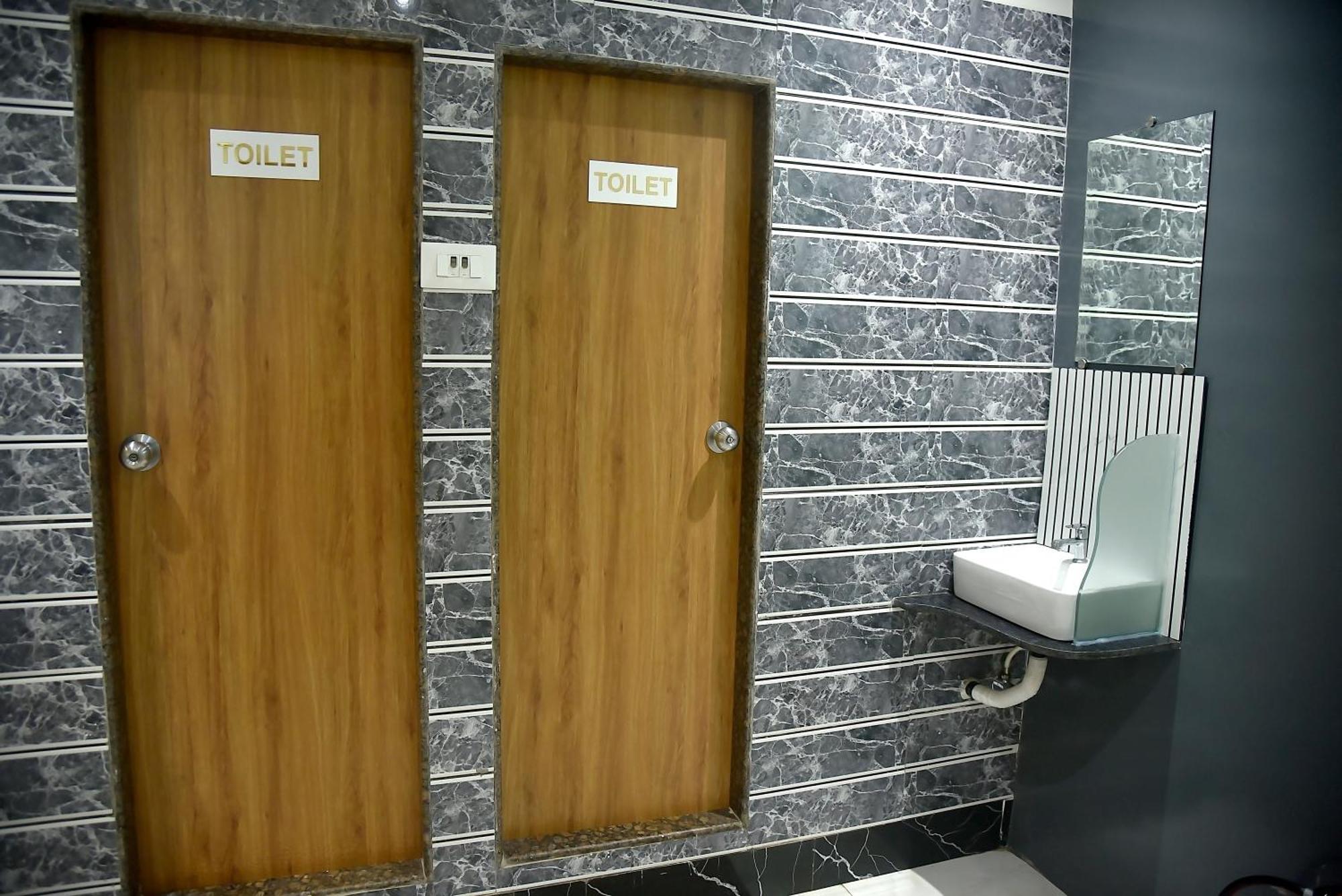 Vogue Cabin Stay Near Nesco Bombay Exhibition Centre Екстериор снимка